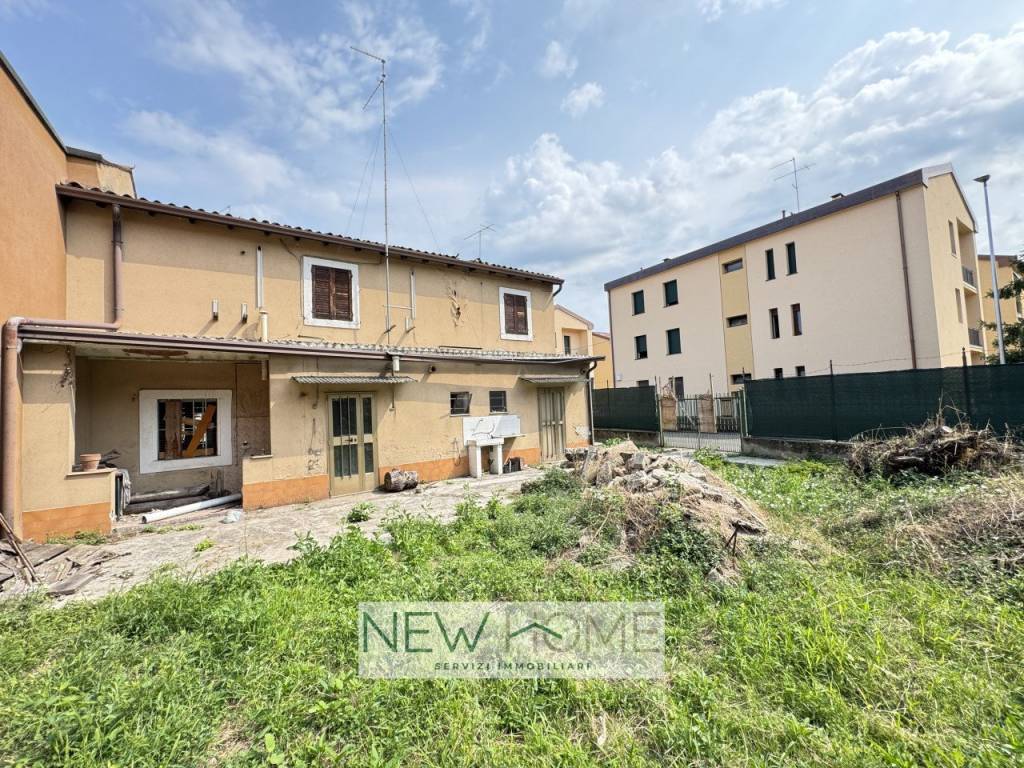 Rustico / casale a Verona in via medoro 84 - Foto 2