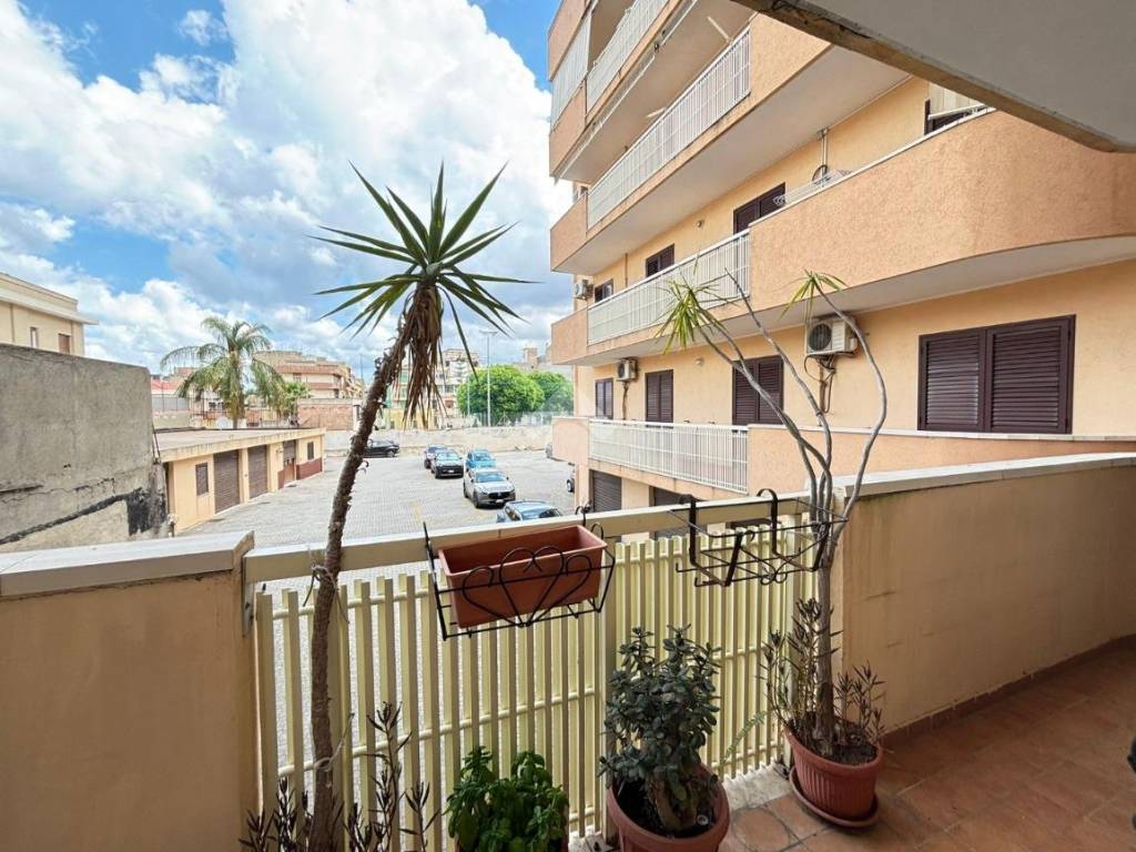 Appartamento a Reggio calabria in VIA CANTAFFIO, 11 - Foto 2