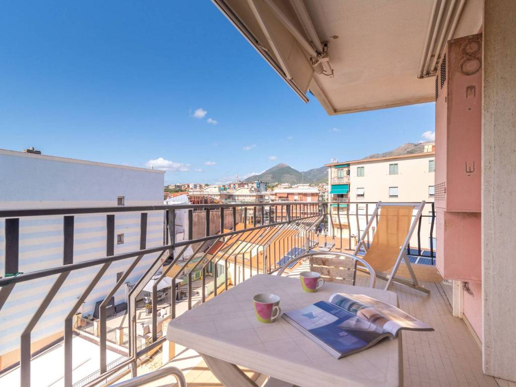 Appartamento a Ceriale in Lungomare Armando Diaz - Foto 4