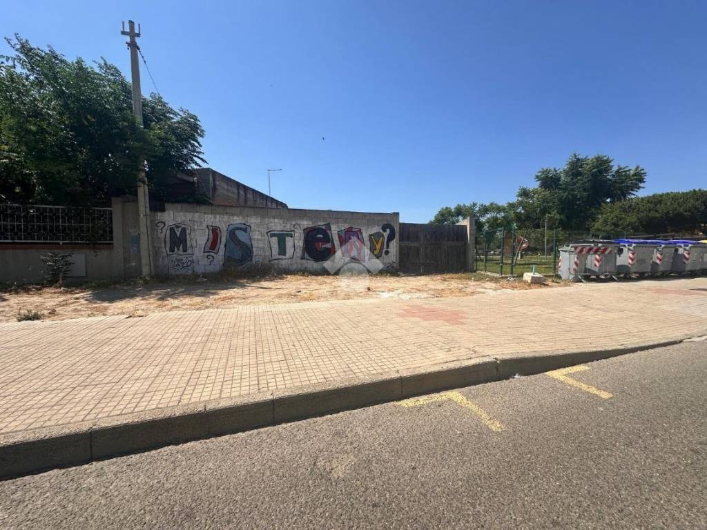 Terreno a Monserrato in Via dell'Argine - Foto 2