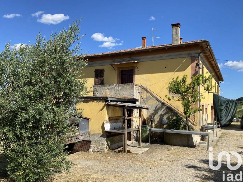 Rustico / casale a Chianciano terme in Strada DELLE CAVINE E VALLI - Foto 2