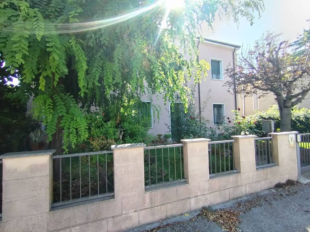Villa a Bagnacavallo in Via Bassa Superiore, 23 - Foto 3