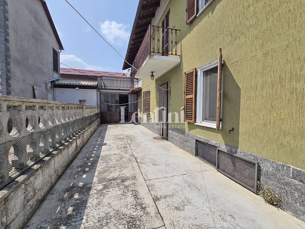 Villa a Casale monferrato in Strada Provinciale Casale Alessandria, 57 - Foto 4