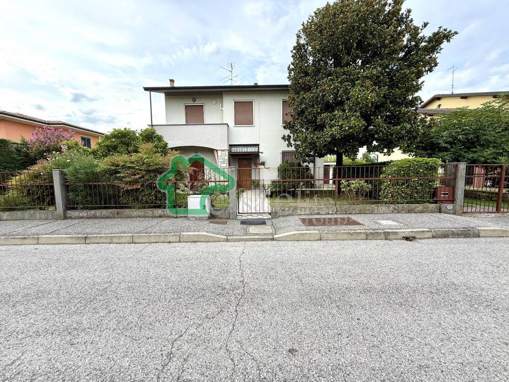 Villa a Secugnago in Via Enrico Berlinguer - Foto 3