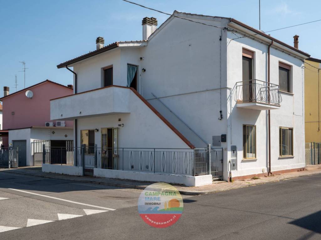 Villa a Codigoro in Via 4 Novembre, 56 - Foto 2