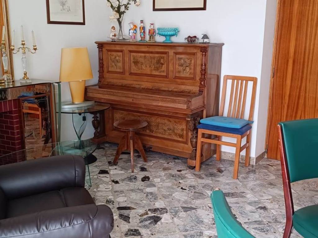 Appartamento a Caltanissetta in Viale Trieste, 44 - Foto 2