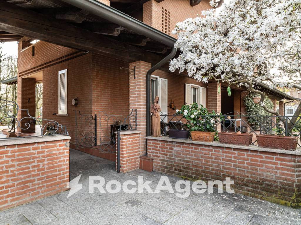 Villa a San genesio ed uniti in Via Di Vittorio, 24 - Foto 2