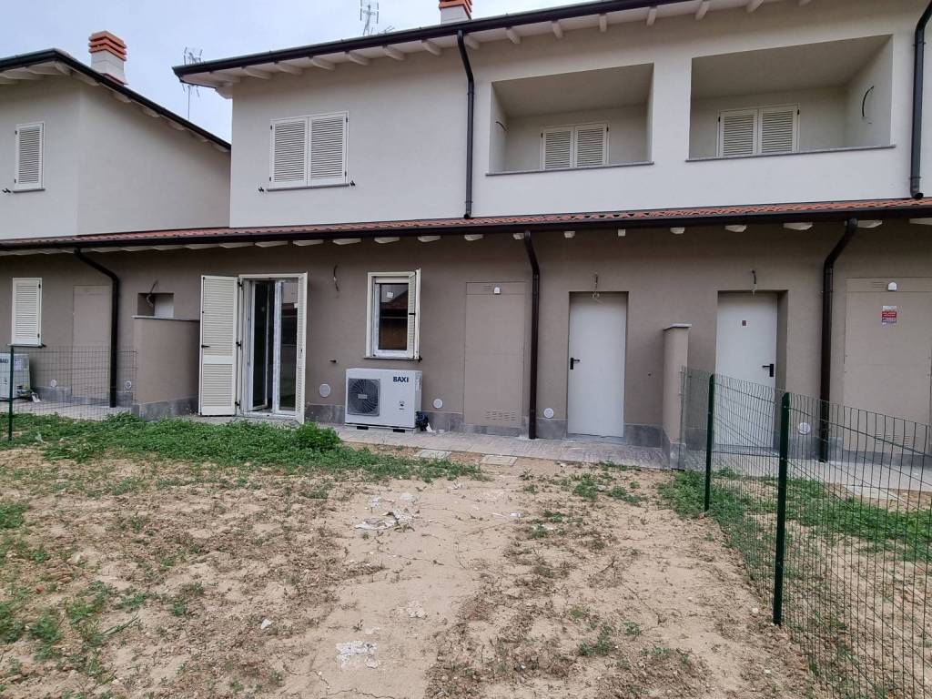 Villetta a schiera a Vellezzo bellini in Via Roma - Foto 2