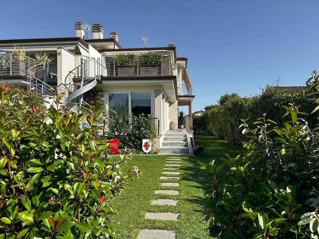Villetta a schiera a Camaiore in Via Poggio Barilotto, - Foto 2