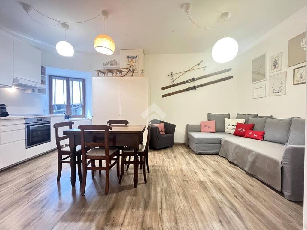 Appartamento a Bormio in Via Massimo Longa, 5 - Foto 2