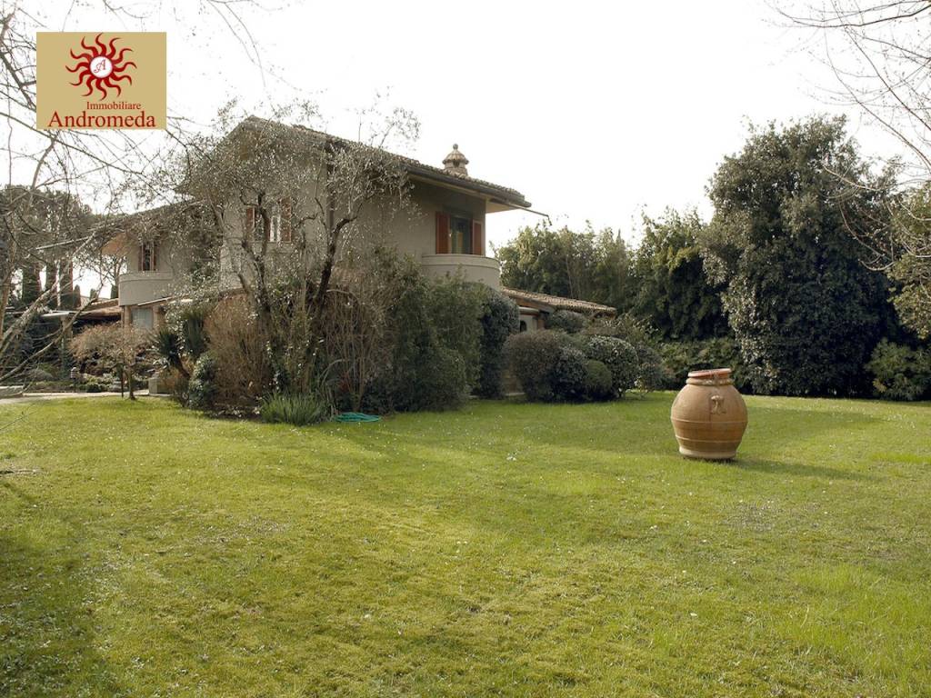 Villa a Forte dei marmi in Via della Barbiera - Foto 2