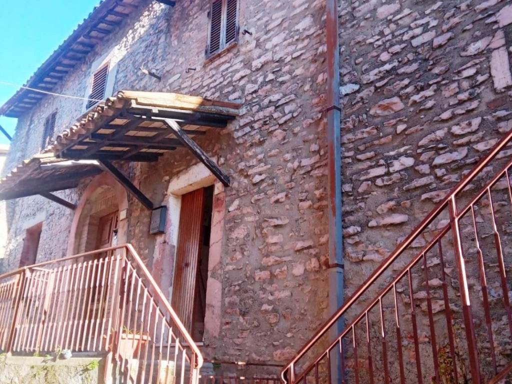 Casa indipendente a Acquasparta in Piazza della Chiesa - Foto 2