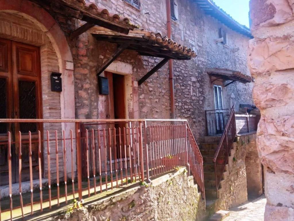 Casa indipendente a Acquasparta in Piazza della Chiesa - Foto 3