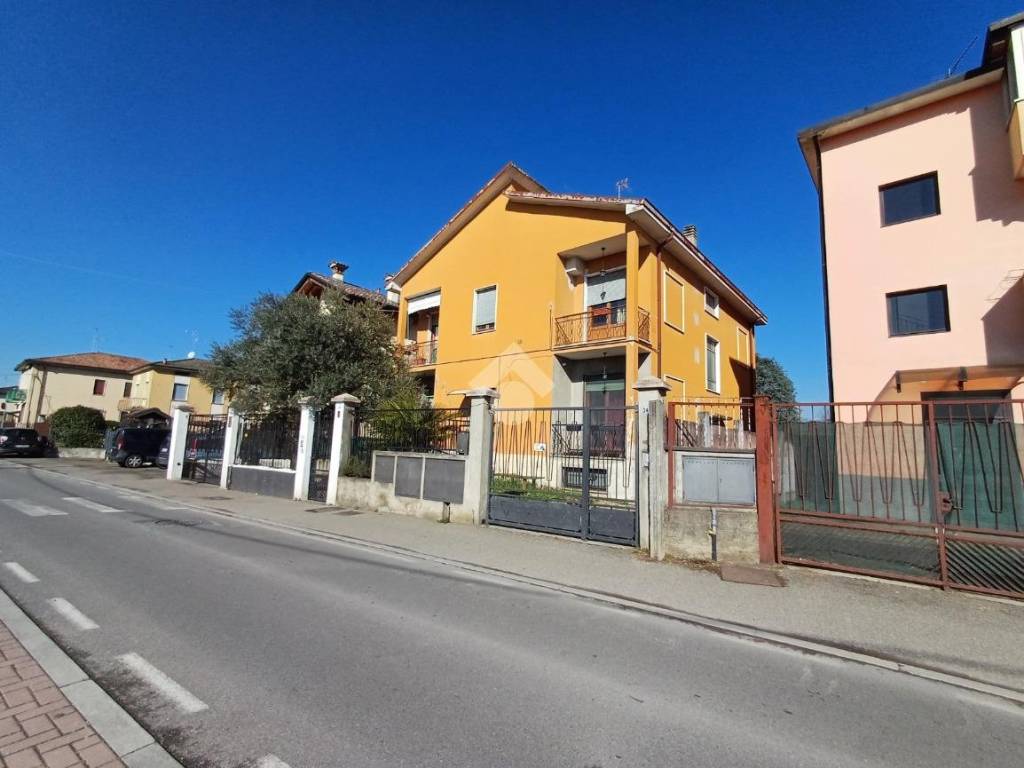 Villa a Verderio in Via Piave, 34 - Foto 3