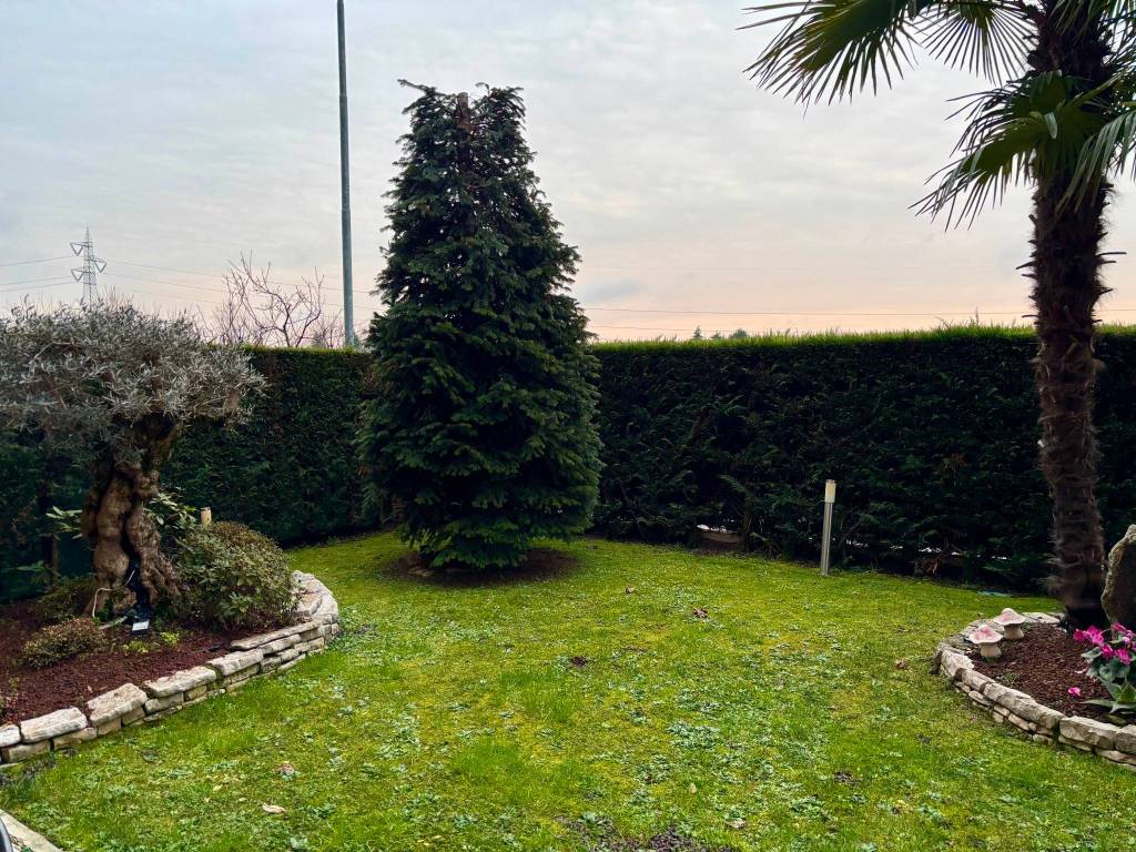 Appartamento a Verderio in Viale Rimembranze, 12 - Foto 2