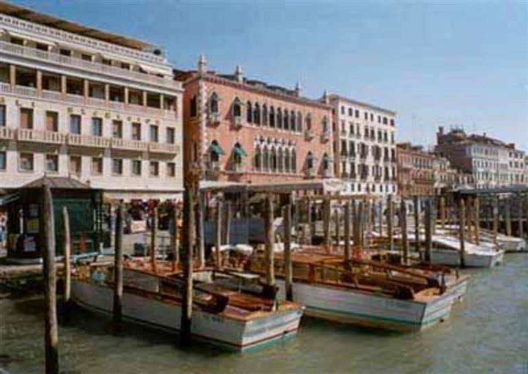 Palazzo / stabile a Venezia in Piazzale Roma - Foto 2