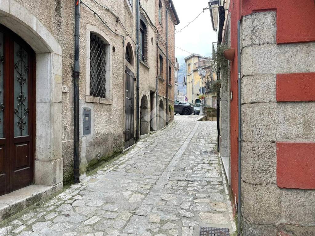 Casa indipendente a Castelvetere sul calore in VIA FRANCESCO DE SANCTIS - Foto 3