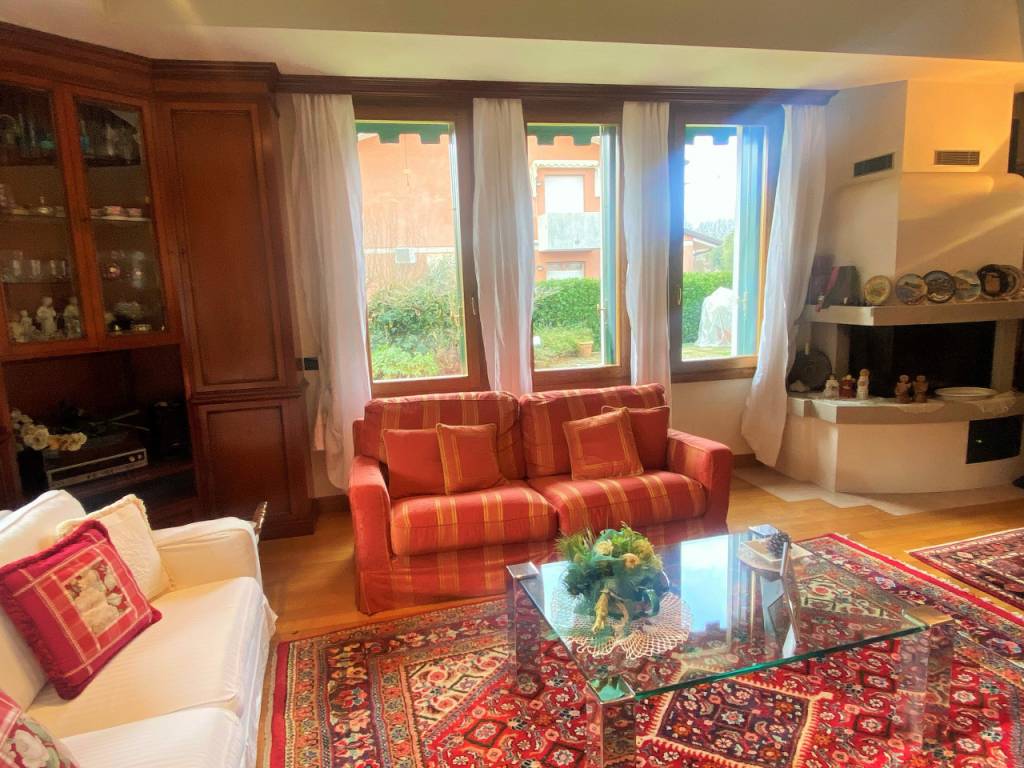 Villa a Castelfranco veneto in via San Pio X 34/a - Foto 3