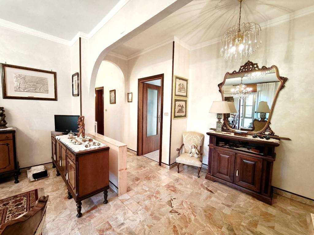 Appartamento a Brindisi in Largo Silvestro Lega - Foto 5