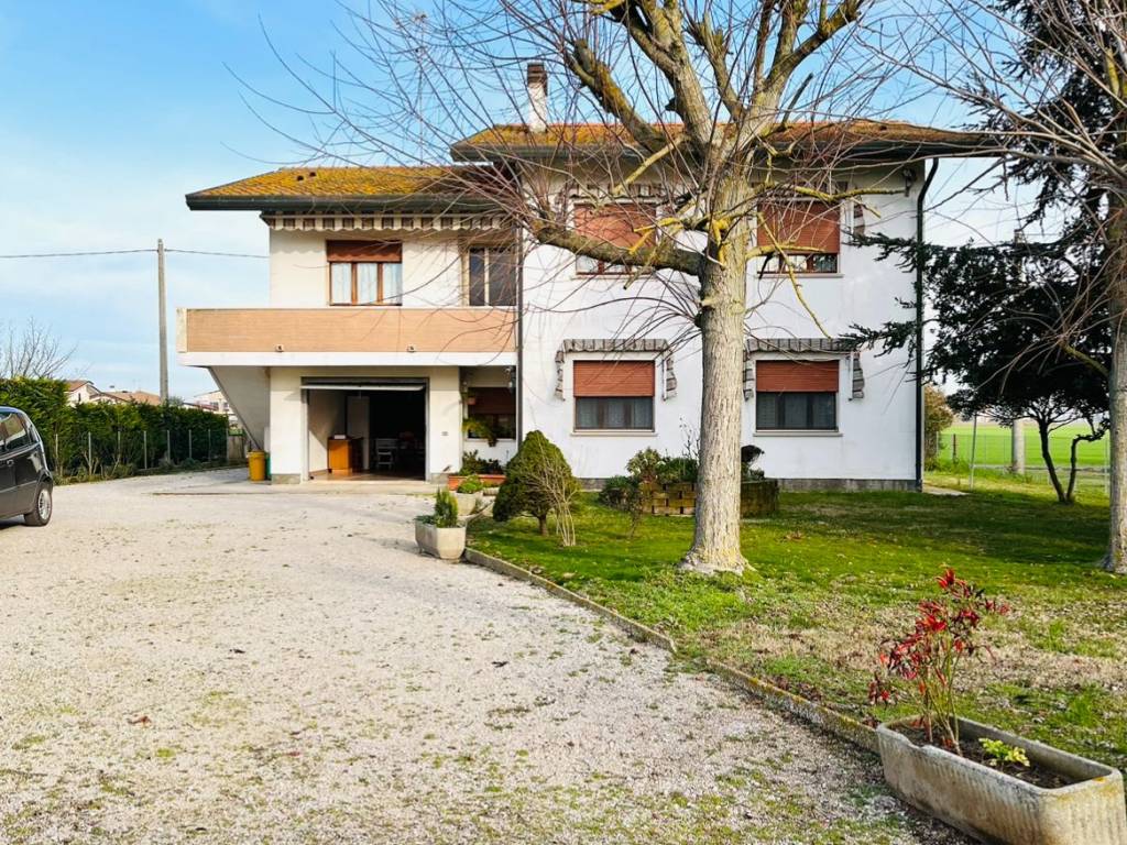 Villa a Porto viro in Via Roma, 5 - Foto 2