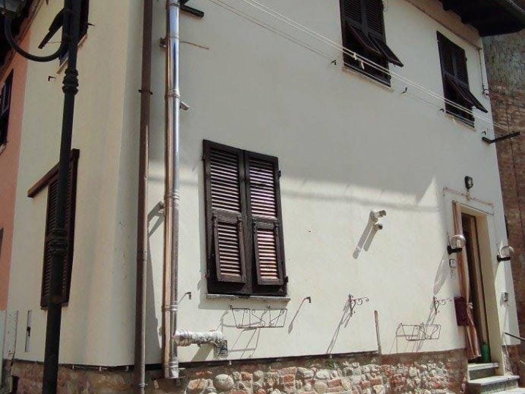 Casa indipendente a Carezzano in Via Cinque Martiri, 39 - Foto 2