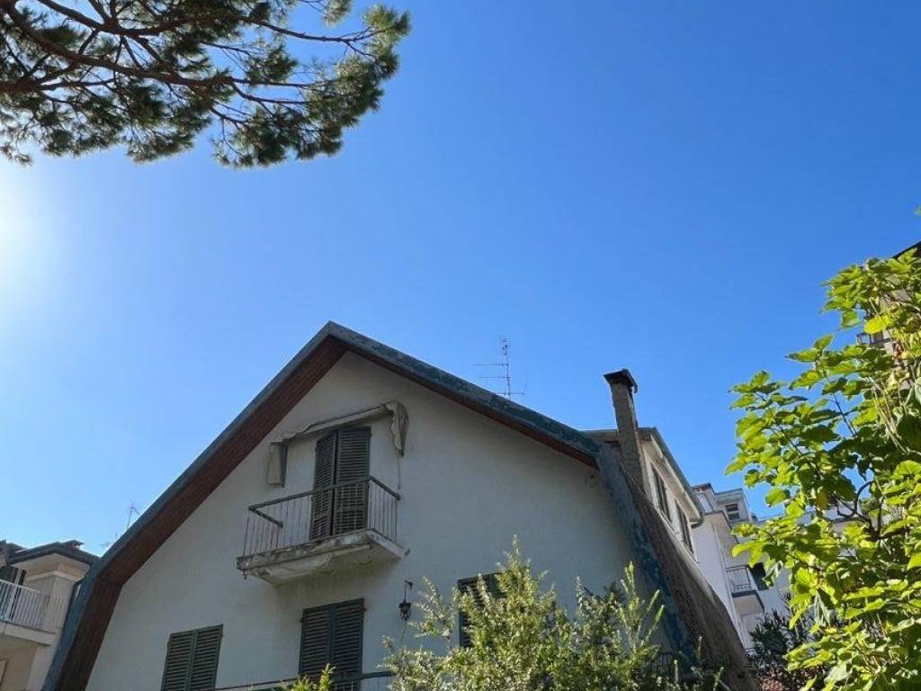 Villa a Riccione in Viale Nazario Sauro - Foto 3