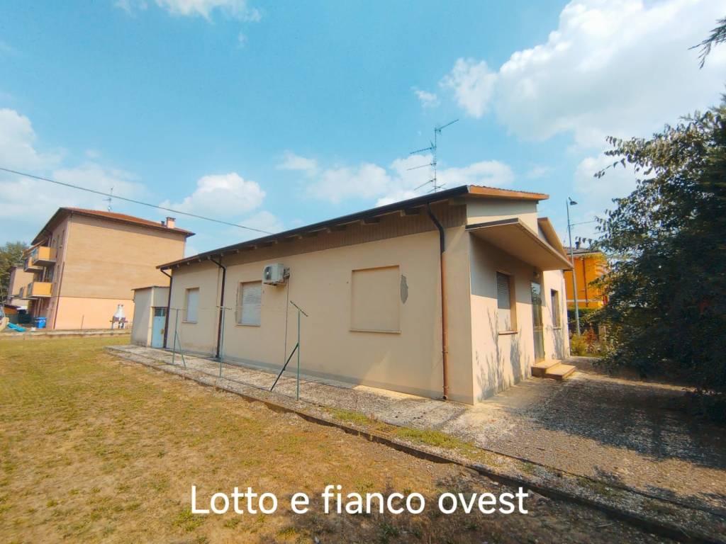 Villa a Mirandola in Via Valli, 87 - Foto 3