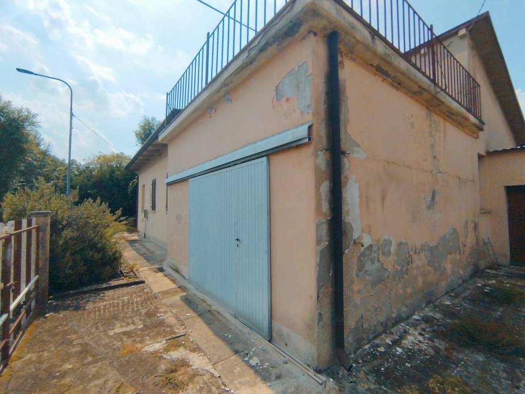 Villa a Mirandola in Via Valli, 87 - Foto 4