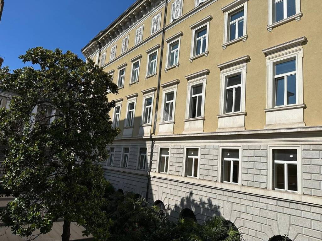 Appartamento a Trieste in Via del Coroneo, 21 - Foto 2