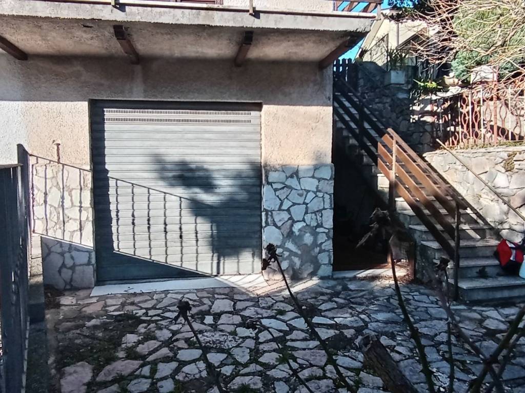 Villa a Torricella in sabina in Via Guglielmo Marconi, 2 - Foto 2