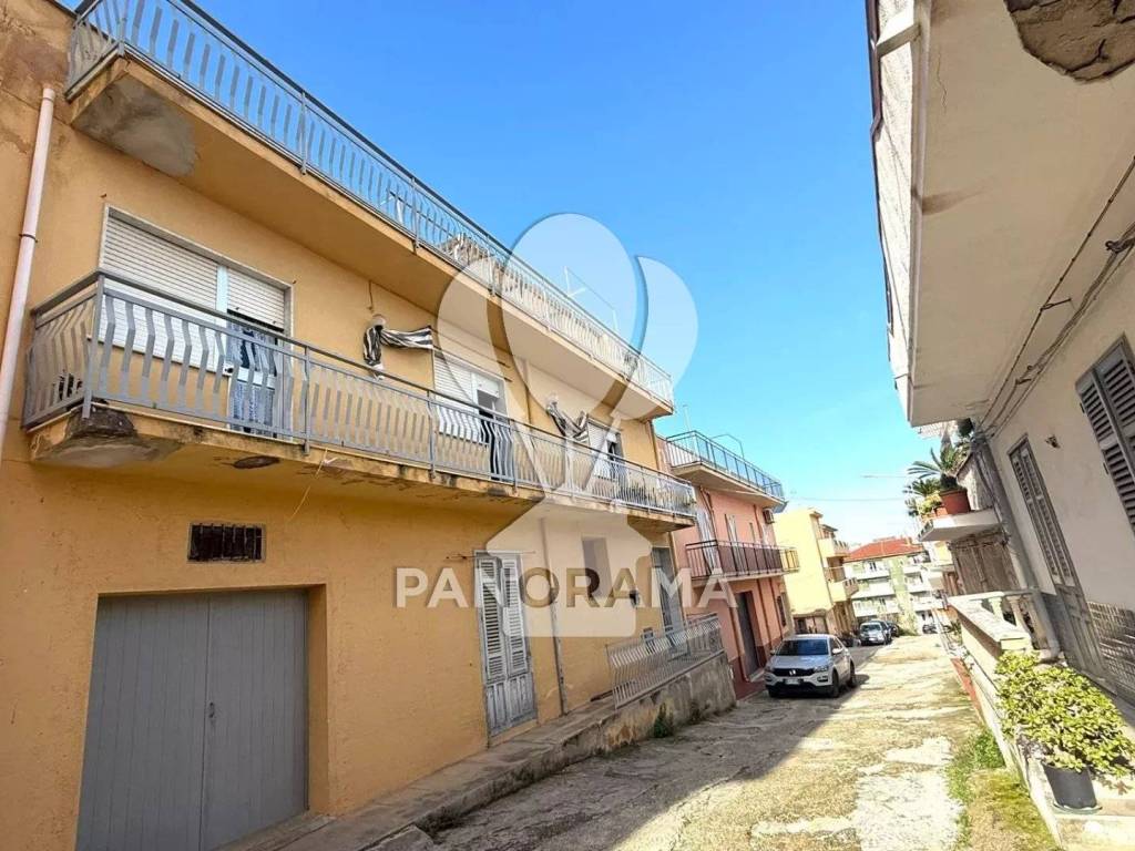 Casa indipendente a Balestrate in Via Mario Francese - Foto 2