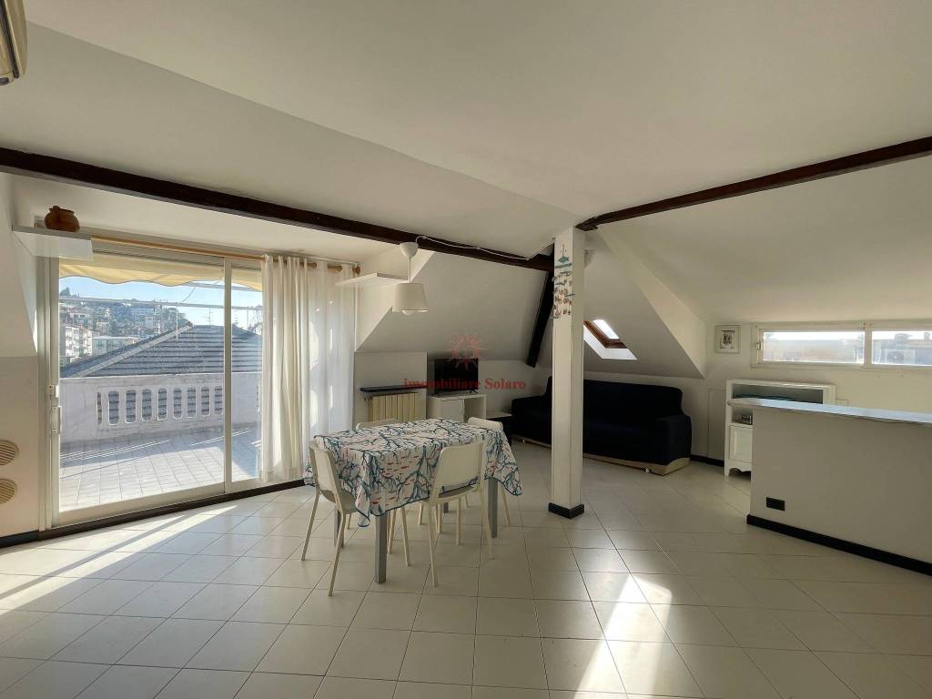 Appartamento a Varazze in Via Giuseppe Garibaldi, 26 - Foto 2