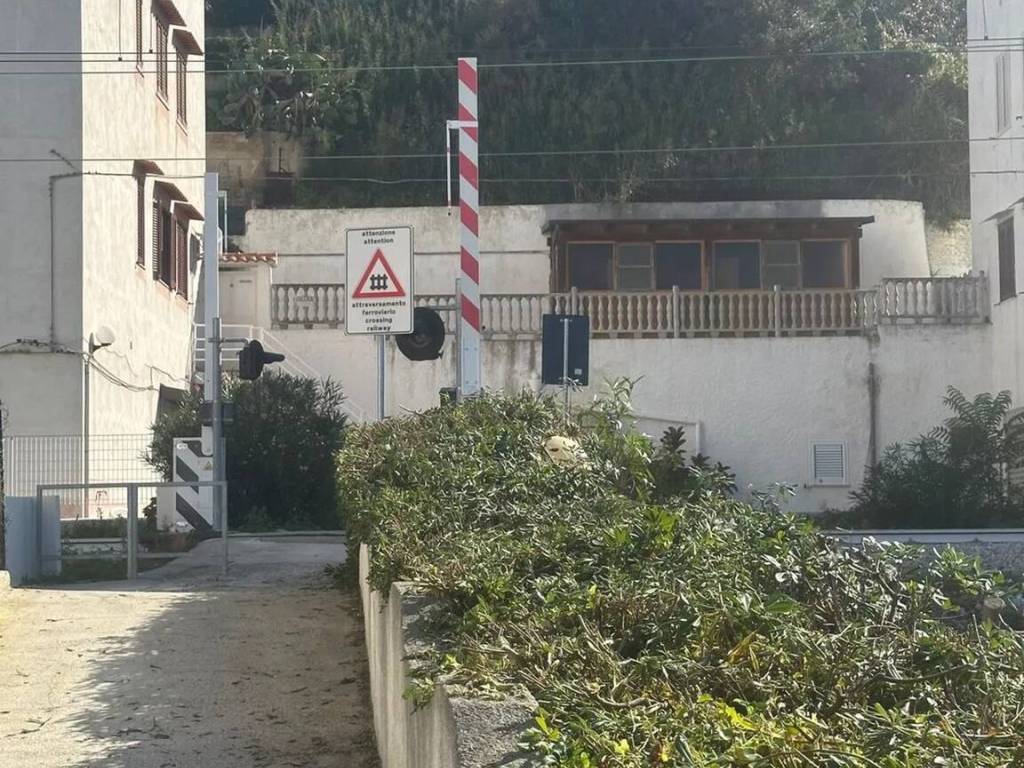 Appartamento a Vico del gargano in Lungomare Andrea Pazienza, 117 - Foto 2