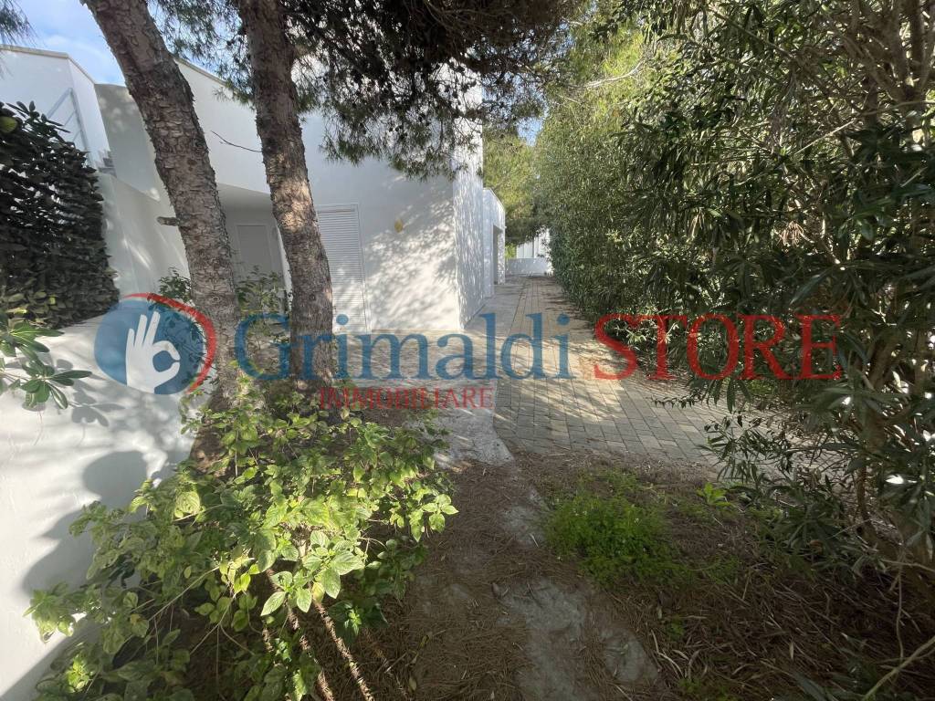 Villa a Melendugno in Via Fabrizio De Andrè, 7 - Foto 2
