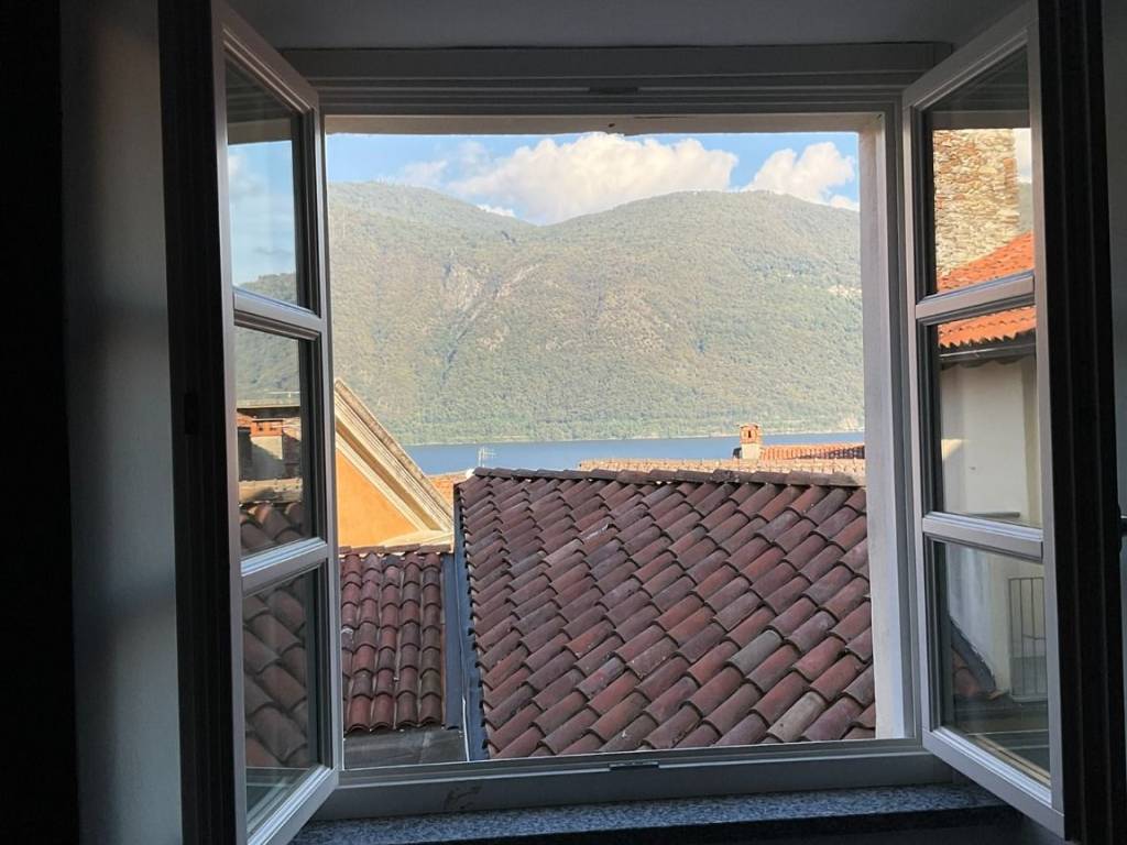 Appartamento a Cannobio in Via Paolo Zaccheo, 16 - Foto 2