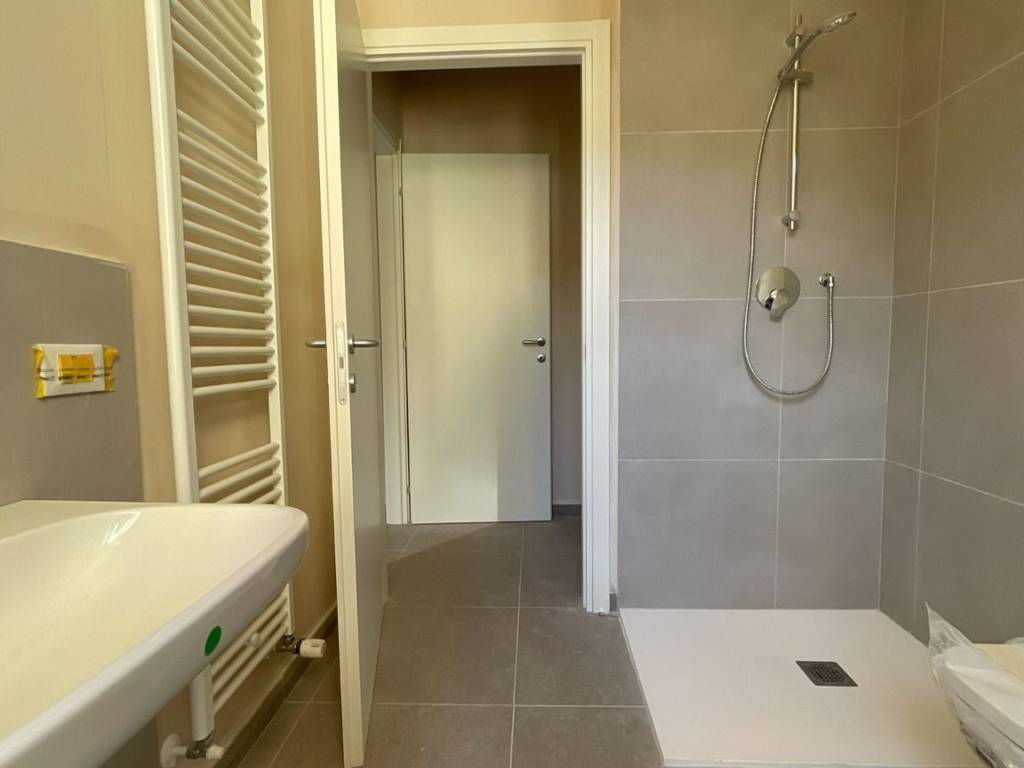 Appartamento a Cannobio in Via Paolo Zaccheo, 16 - Foto 3