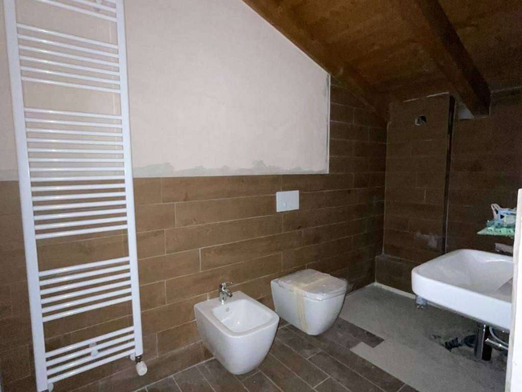 Appartamento a Cannobio in Via Paolo Zaccheo, 16 - Foto 5