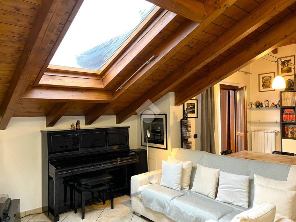 Appartamento a Jerago con orago in Via Monte Nero, 2 - Foto 4