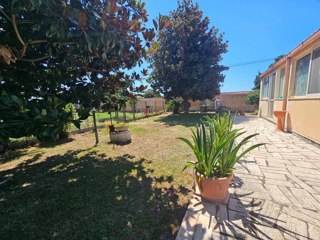 Casa indipendente a Aprilia in Via Vulcano - Foto 4