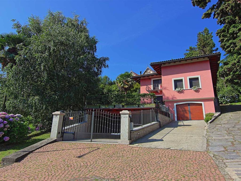 Villa a Baveno in Strada Statale del Sempione, 30 - Foto 3