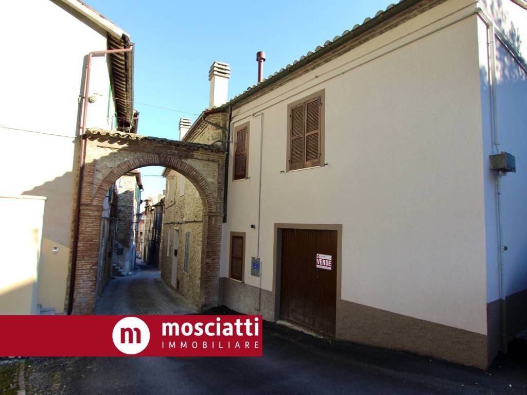 Casa indipendente a Esanatoglia in Via Agnese Alberici, 32 - Foto 3