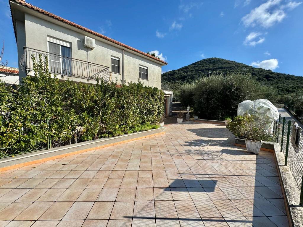 Villa a Terracina in Via di Pietra Stretta - Foto 2