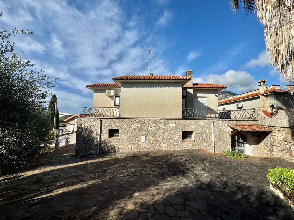 Villa a Terracina in Via di Pietra Stretta - Foto 4