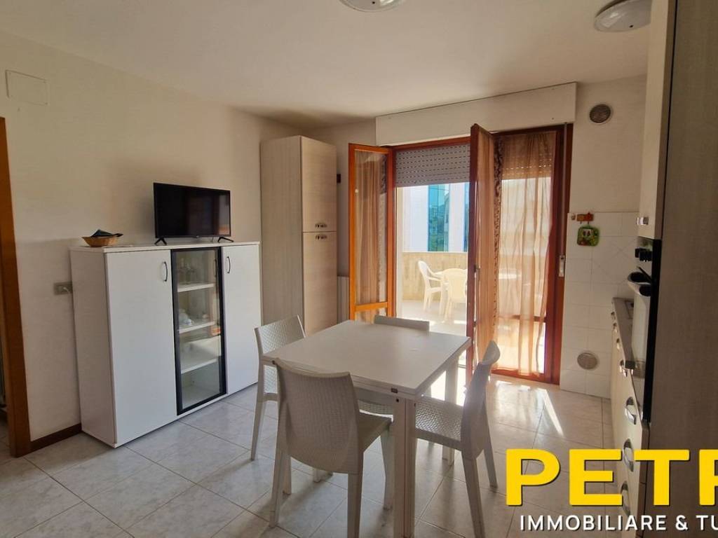 Appartamento a Tortoreto in Lungomare Sirena, 580 - Foto 2