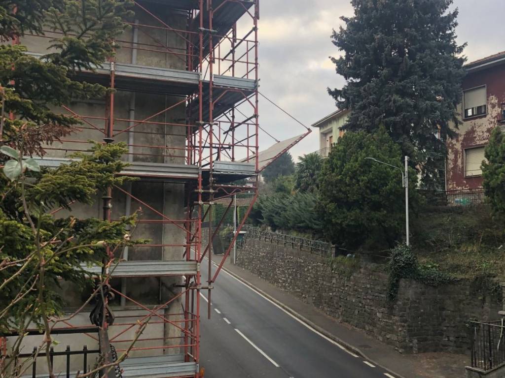 Palazzo / stabile a Como in Via Statale per Lecco, 37 - Foto 2