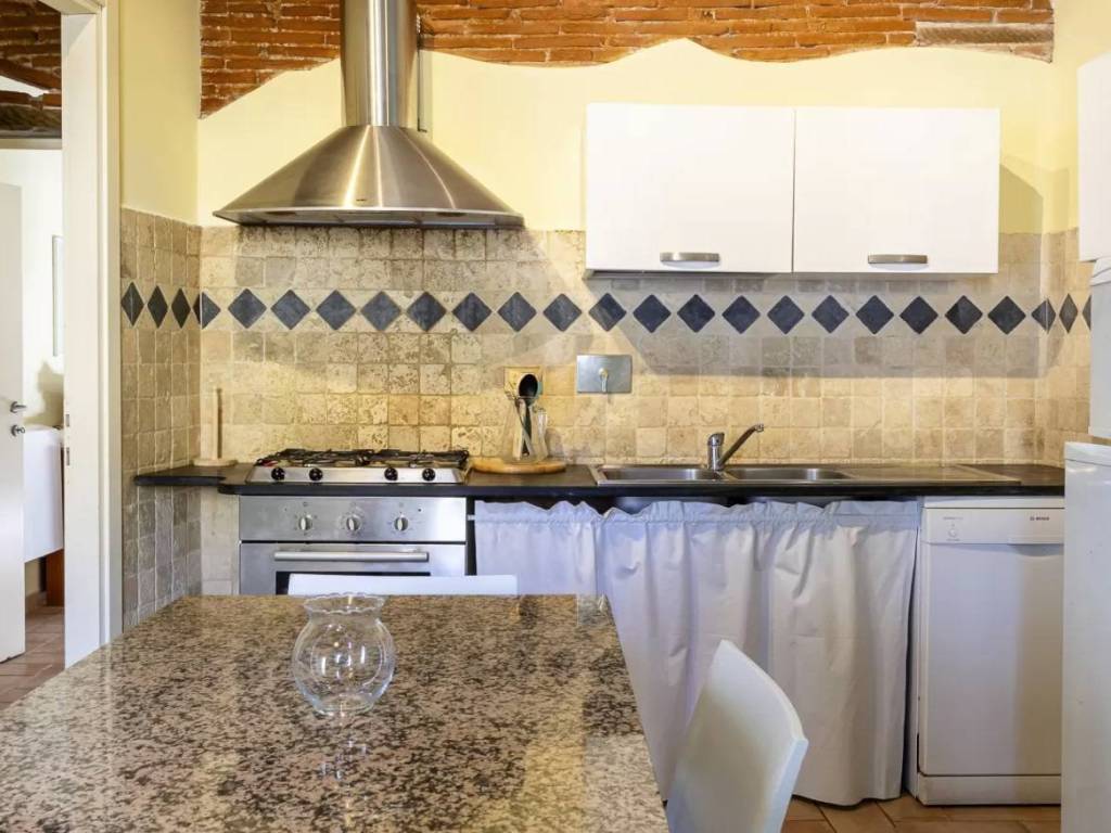 Appartamento a Livorno in Via San Jacopo In Acquaviva, 164 - Foto 2