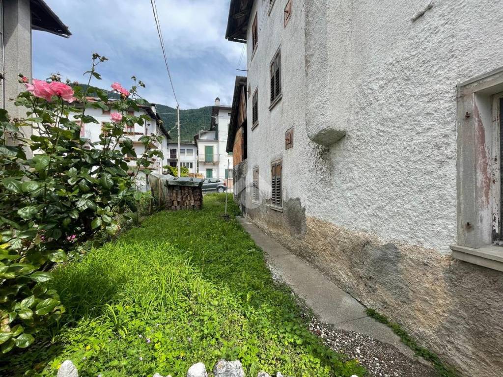 Casa indipendente a Domegge di cadore in Via G. Garibaldi, 3 - Foto 2