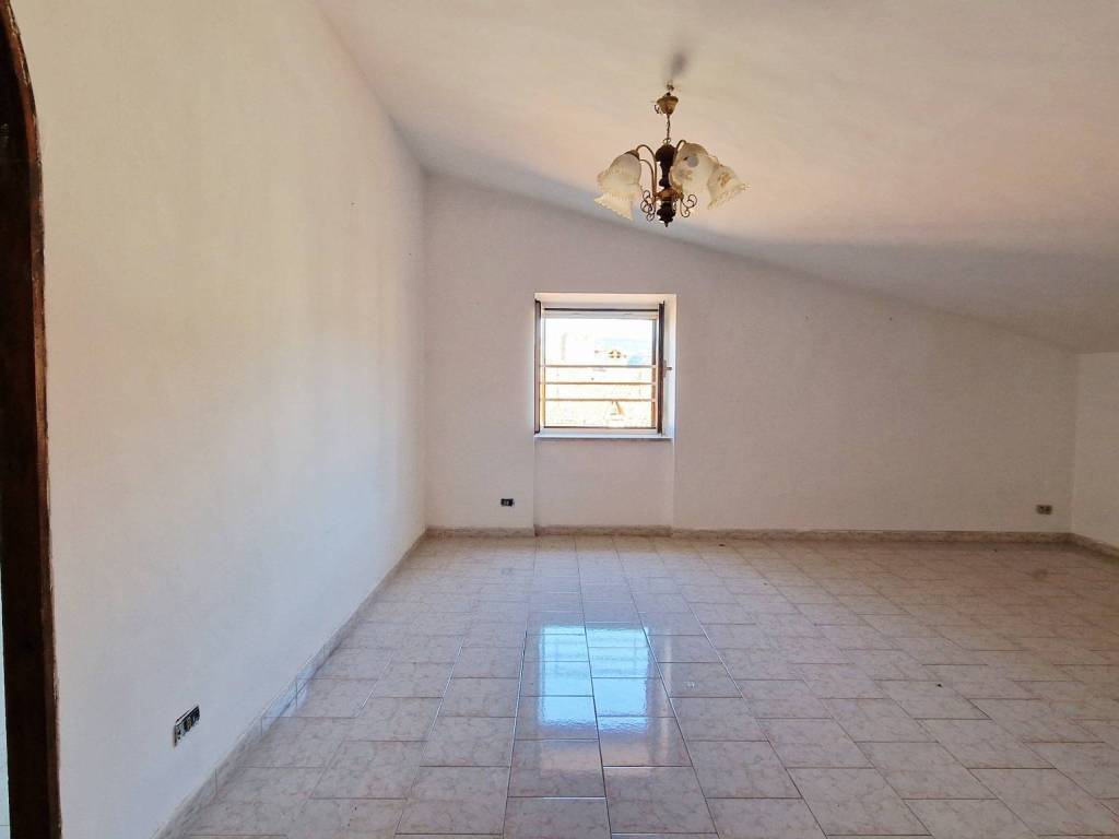 Appartamento a Sermoneta in Via Aldo Manuzio - Foto 2