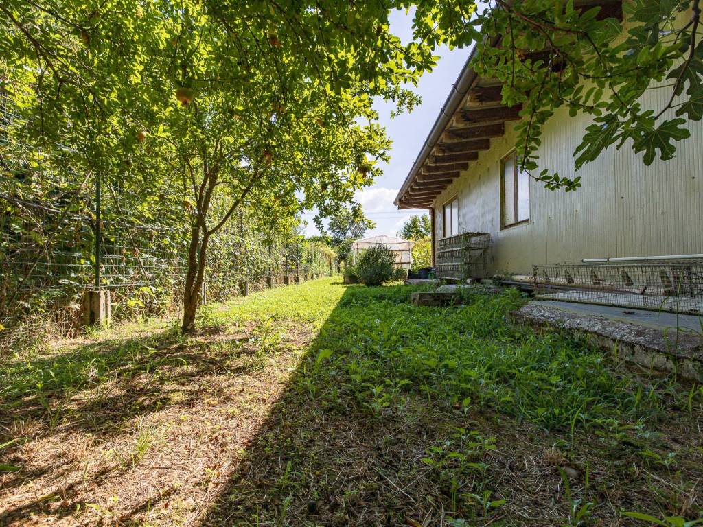 Terreno a Cislago in Via Cavalieri di Vittorio Veneto - Foto 4