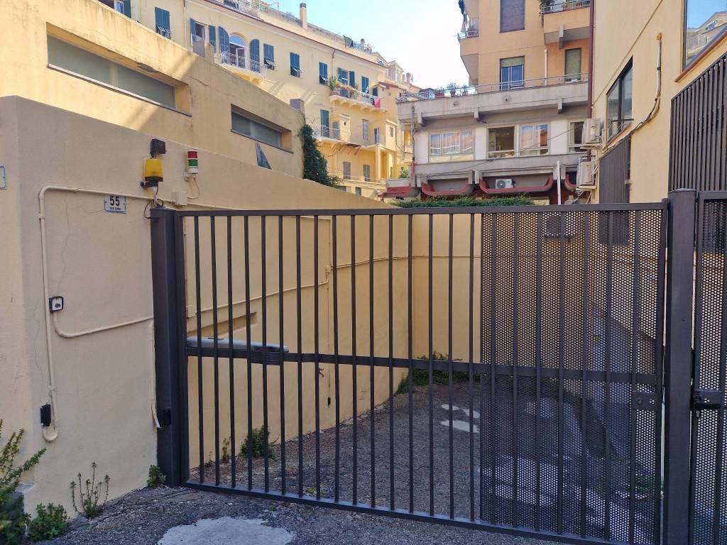 Box / garage a Imperia in Via Giuseppe De Sonnaz, 55 - Foto 5